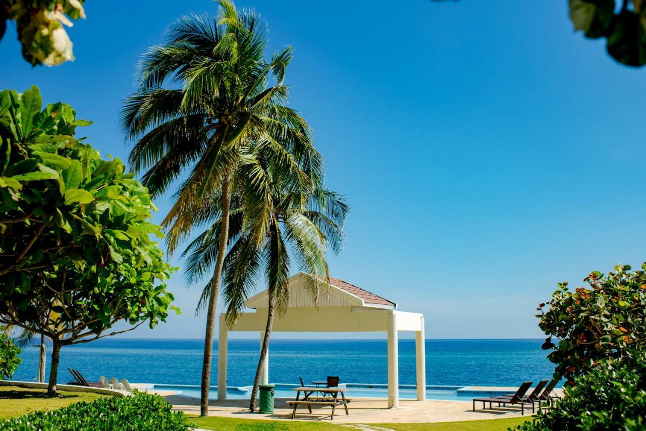 Ocho Rios Penthouse At Whispering Seas Apartment Exterior photo